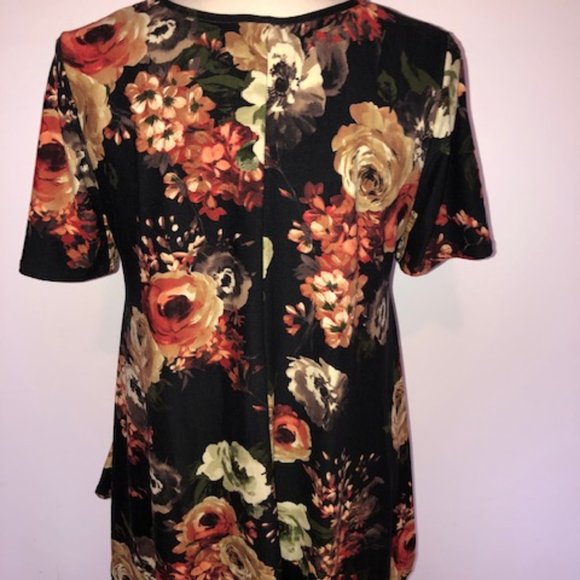 Forgotten Grace Floral Tunic - Picture 3 of 3